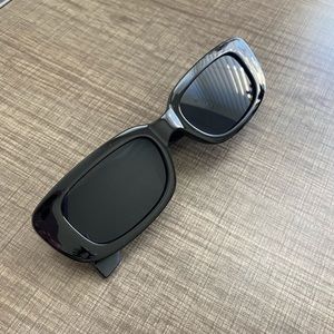 SHEIN Acrylic Rounded Frame Sunglasses